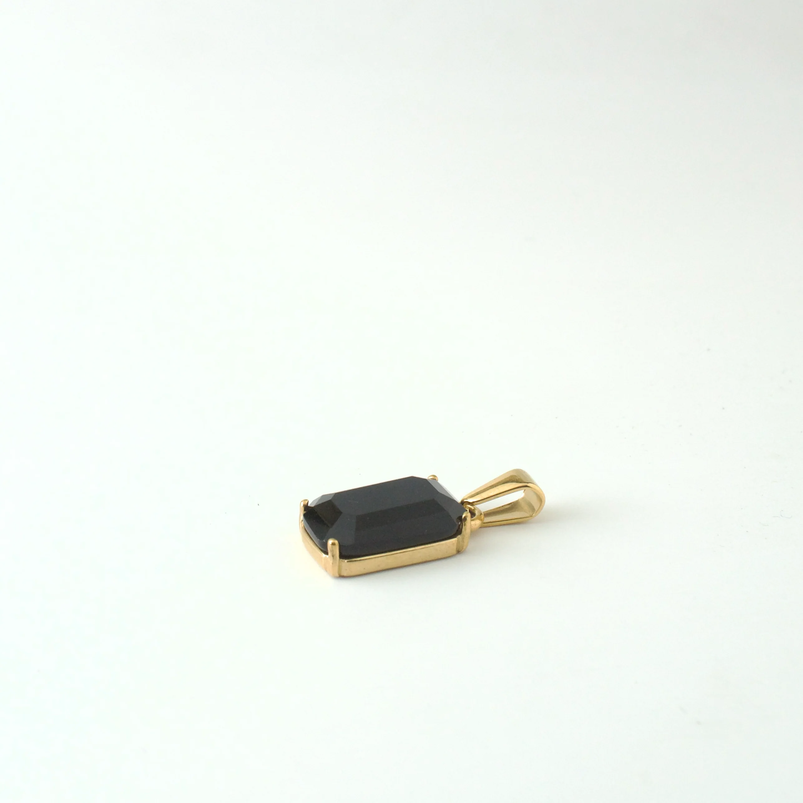 BLACK ONYX PENDANT (GOLD) - Image 2